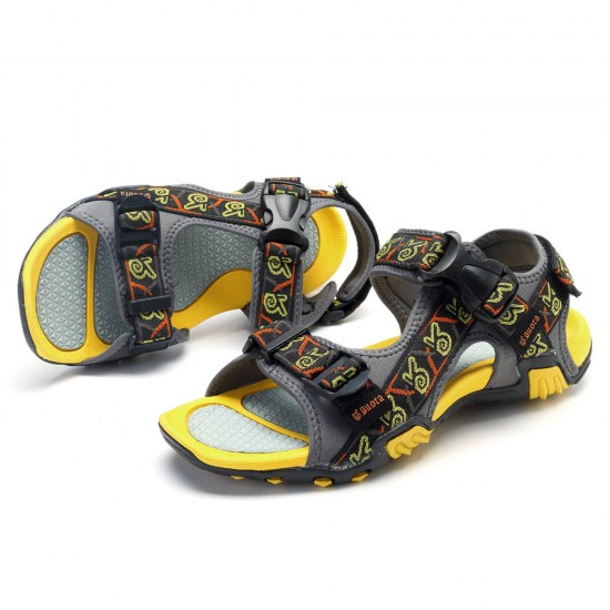 Men Breathable Adjustable Hook Loop Sandals Outdoor Beach Shoes