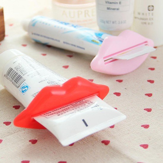 2pcs Lip Kiss Bathroom Toothpaste Dispenser Facial Cleanser Tube Cream Squeezer