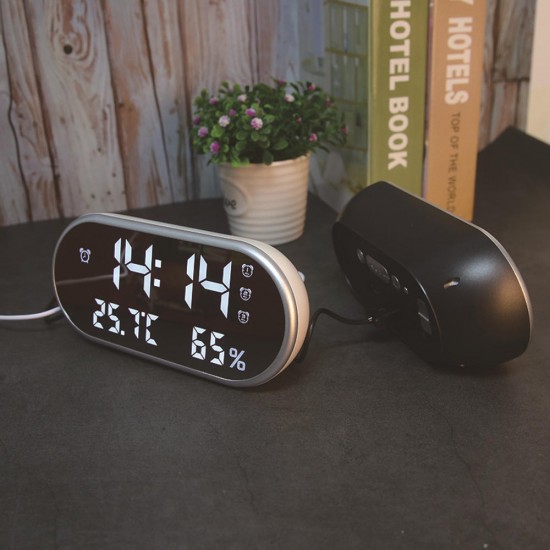 Digital USB Alarm Clock Portable Mirror HD LED Display with Time Humidity Temperature Display Function USB Port Charging Electronic Hygrometer Clock Phone Charging Mute Clock for Home Decoration