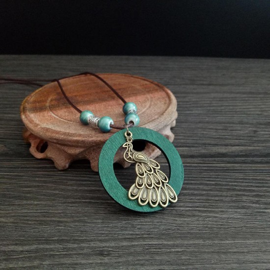 Vintage Pendant Necklace Green Hollow Wood Peacock Pendant Necklace Ethnic Jewelry for Women