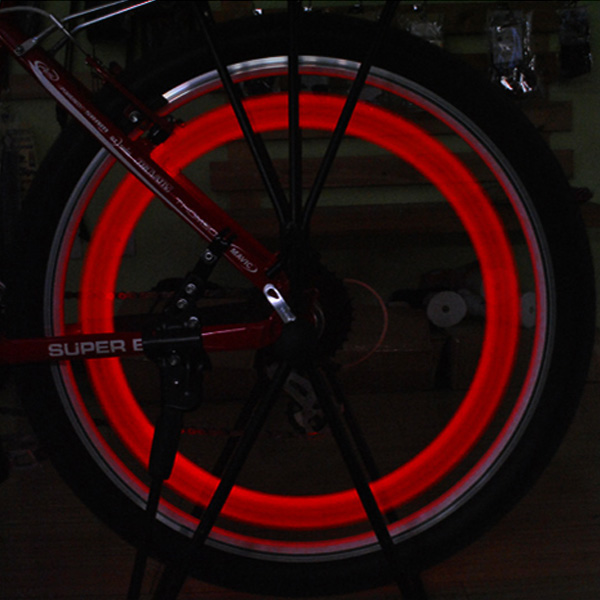 Skull-Valve-Cap-Light-Car-Motor-Bike-Wheel-Tyre-Lamp-Color-in-Random-48842