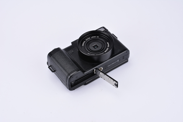 Amkov-CDR2-24MP-1080P-4X-Digital-Zoom-Camera-with-3-Inch-Rotatable-TFT-Screen-52mm-Wide-Angle-Lens-1066436
