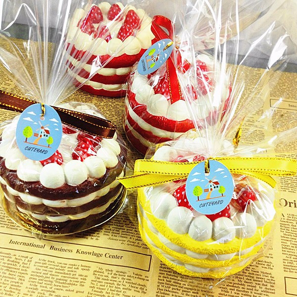 Eric-Squishy-Cuteyard-Tag-Jumbo-Strawberry-Cake-Licensed-Slow-Rising-Original-Packaging-Collection-G-1139031