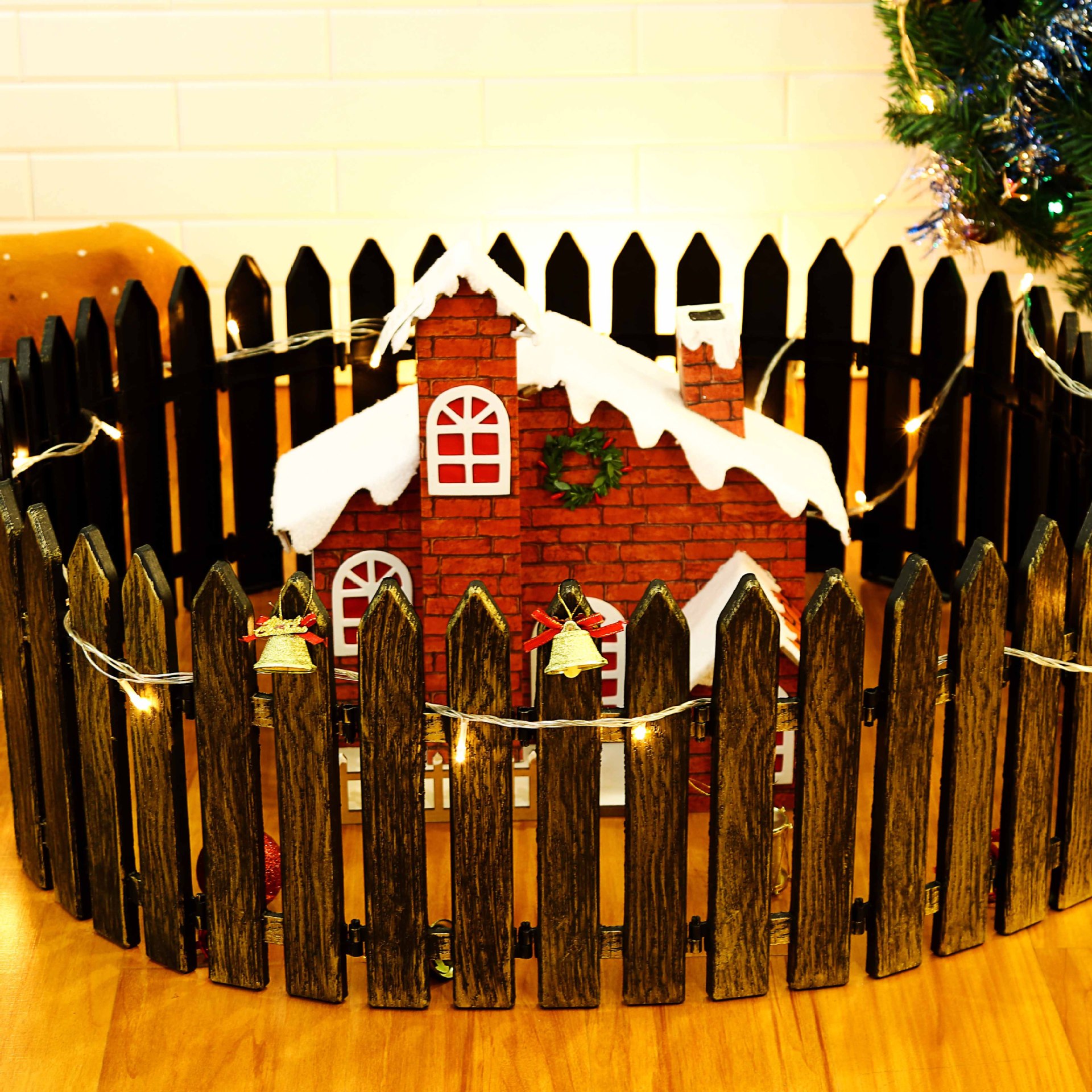 Christmas-Decorations-Tan-Pointed-Plastic-Decorative-Fences-1222731