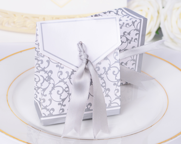 50pcs-Creative-Wedding-Candy-Gift-Box-Wedding-Party-Chocolate-Candy-Gift-Paper-Boxes-1035344