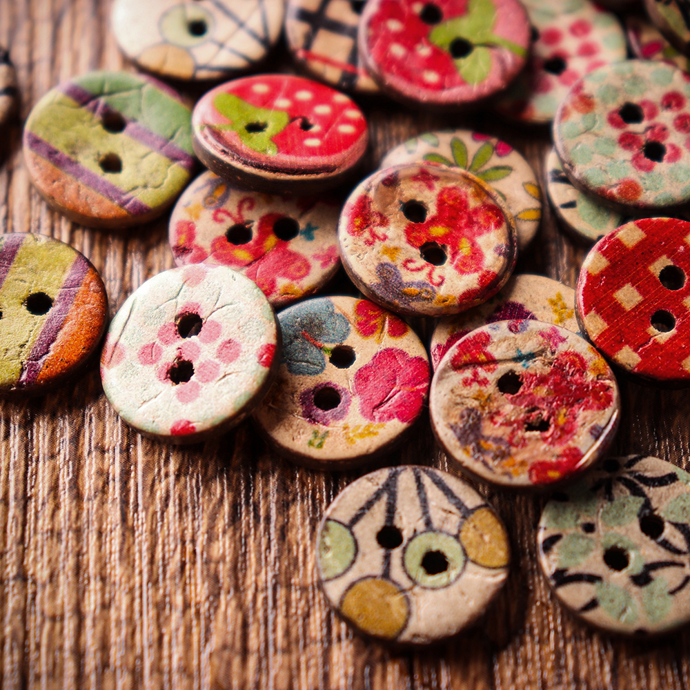 100-PCS-Round-Pattern-Wooden-Button-Mixed-2-Hole-Natural-Sewing-Children-Handmade-Clothes-Buttons-1362185