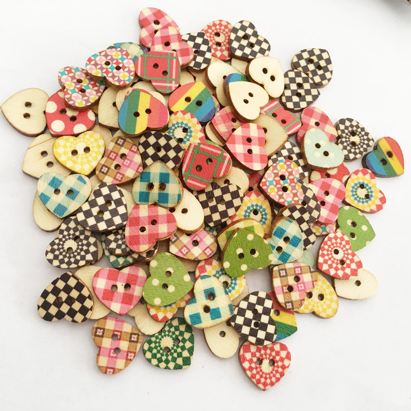 100pcs-3-Size-Heart-Shape-Wooden-Buttons-DIY-Handcraft-Sewing-Buttons-Washable-Colorfast-Buttons-1358721