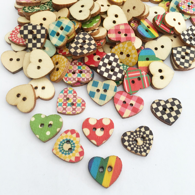 100pcs-3-Size-Heart-Shape-Wooden-Buttons-DIY-Handcraft-Sewing-Buttons-Washable-Colorfast-Buttons-1358721