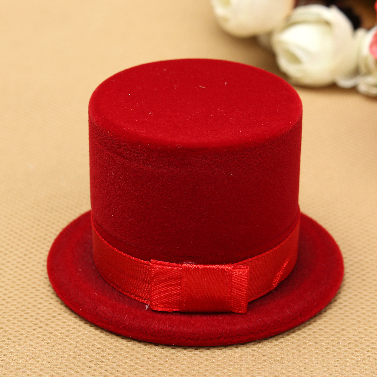Cute-Velvet-Topper-Shaped-Rings-Jewelry-Display-Storage-Box-1025874