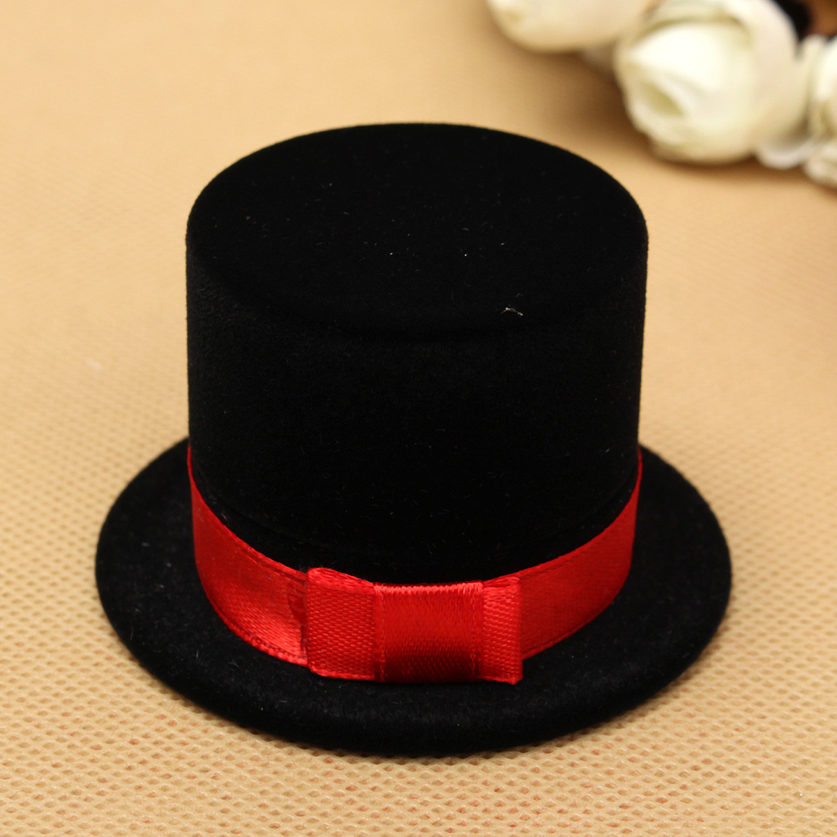 Cute-Velvet-Topper-Shaped-Rings-Jewelry-Display-Storage-Box-1025874