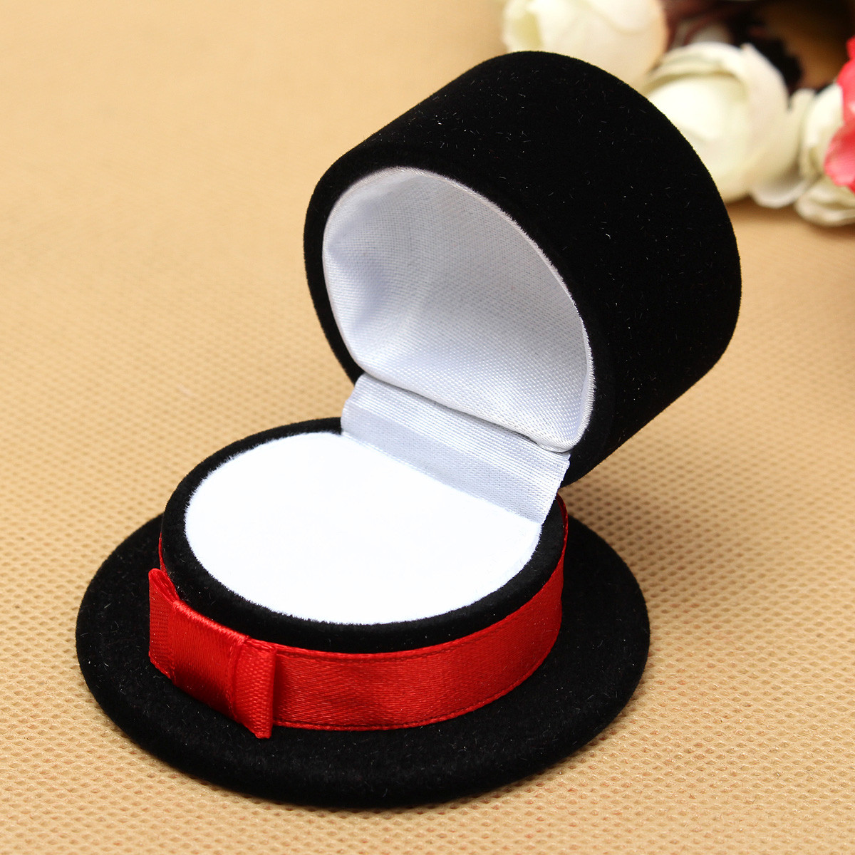 Cute-Velvet-Topper-Shaped-Rings-Jewelry-Display-Storage-Box-1025874