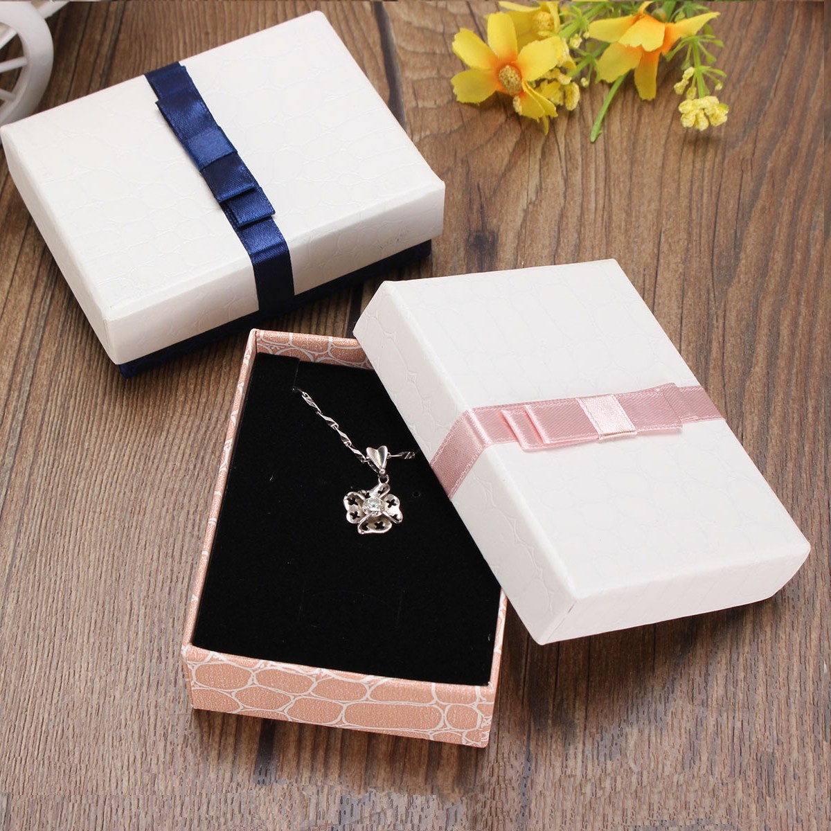 Paper-Square-Bowknot-Necklace-Jewelry-Packaging-Gift-Box-Storage-Case-1036941