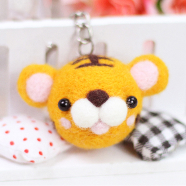 Creative-12-Chinese-Zodiac-Wool-Felt-Animals-Keychain-Wool-Felting-Needle-Kits-DIY-Tools-Craft-Learn-1136896