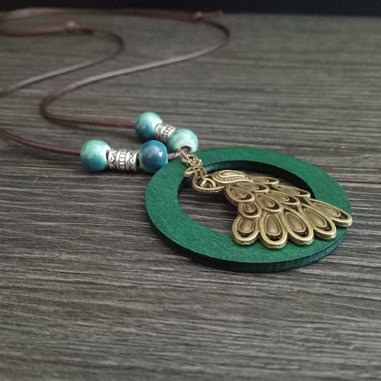 Vintage-Pendant-Necklace-Green-Hollow-Wood-Peacock-Pendant-Necklace-Ethnic-Jewelry-for-Women-1329817