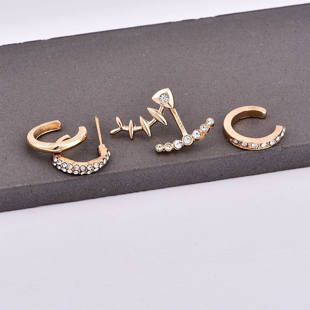 4Pcs-Geometric-Gold-Earring-Set-Fish-Bone-Rhinestones-Ear-Stud-Ear-Clip-Earrings-for-Women-1313440