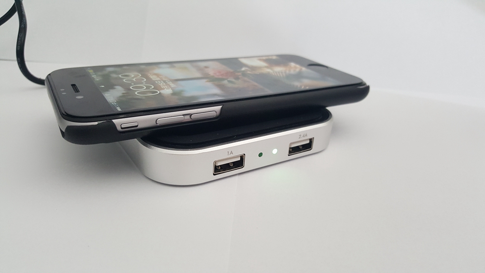 QC20-Aluminium-F400-U-10W-Fast-Charge-Wireless-Charging-Pad-For-iPhone-Samsung-HUAWEI-Smartphone-1097568