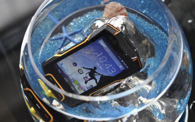 Huadoo-HG04-47-inch-FDD-LTE-MSM8926-12Ghz-IP68-Waterproof-Smartphone-990350