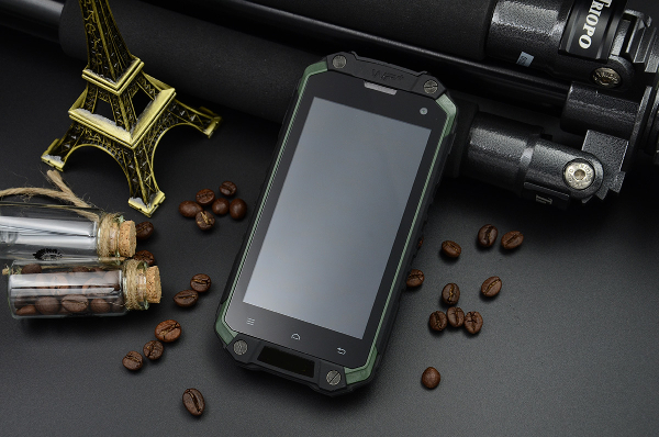 M81-45-inch-MTK6582-13-GHz-Quad-core-Shockproof-Smartphone-975516