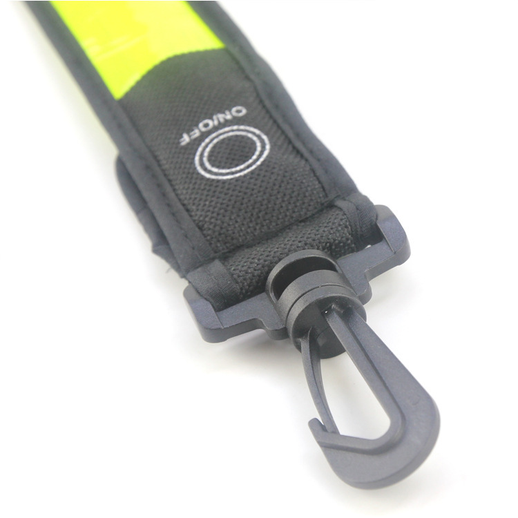 Outdoor-Sports-Bike-Riding-Light-Night-Running-LED-Wrist-Band-Light-LED-Reflective-Pendant-1082844