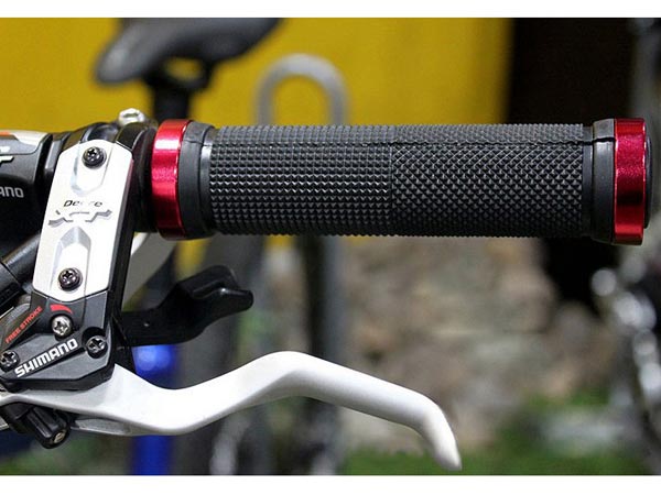 1-Pair-Bike-Bicycle-Cycling-Lock-On-Handlebar-Bar-Grips-Road-MTB-BMX-82008