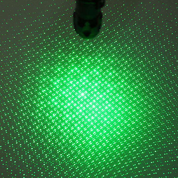 532nm-Light-Star-Cap-Super-Range-Green-Light-Laser-Pointer-939770
