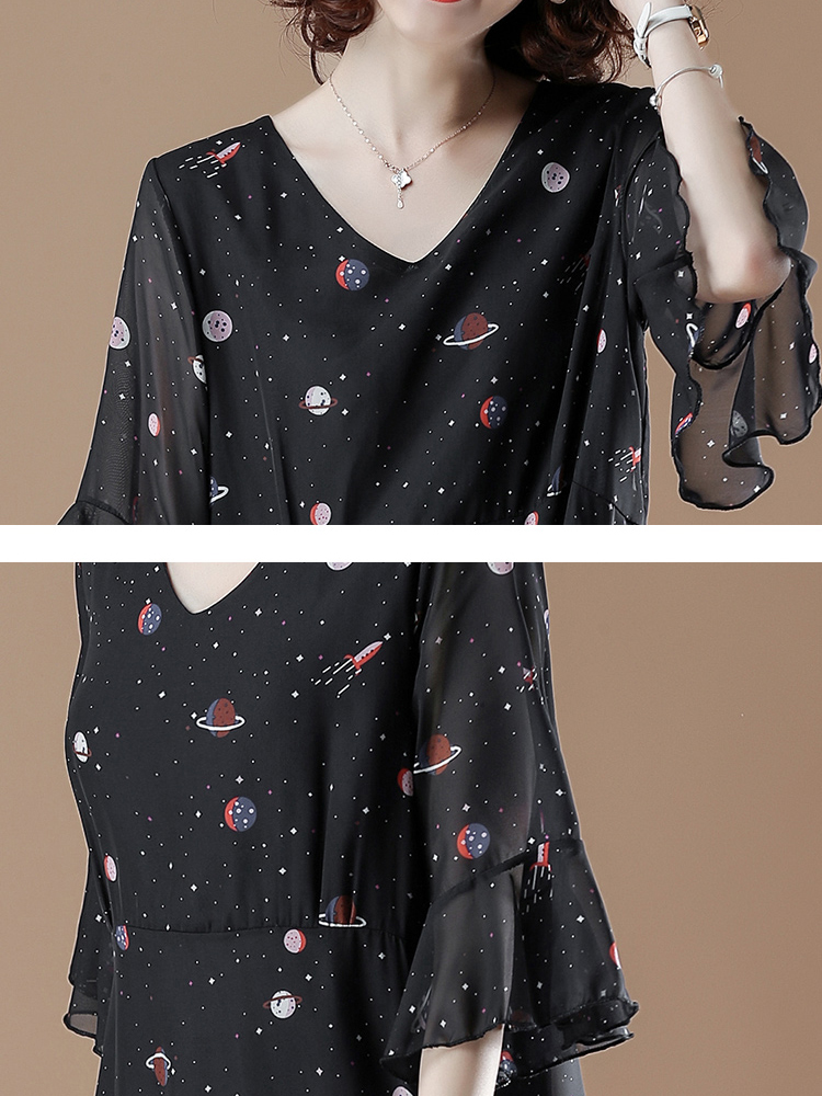 Cotton-V-neck-Flared-Sleeve-Star-Dress-1302277