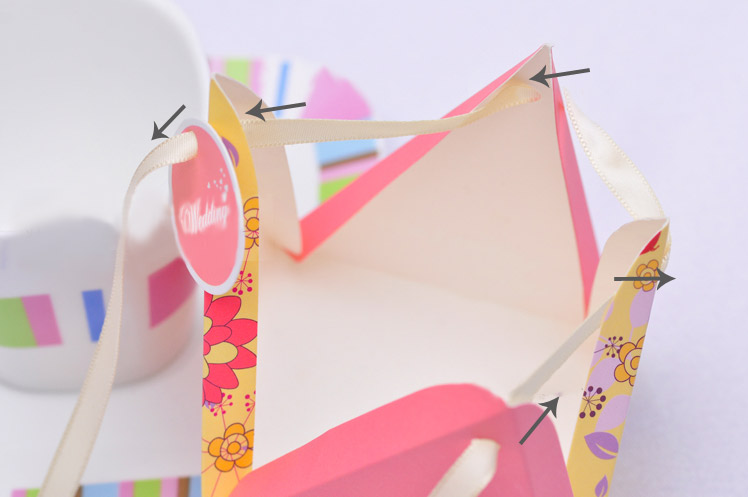 1pcs-Wedding-Festival-Candy-Box-European-Style-Triangle-Hard-Paper-Ribbon-Party-Supplier-1012194