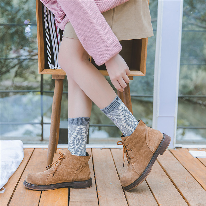 Winter-Ladies-Retro-Thick-Line-Middle-Tube-Sock-Jacquard-Plaid-Stripes-Casual-Outdoor-Ethnic-Socks-1368951